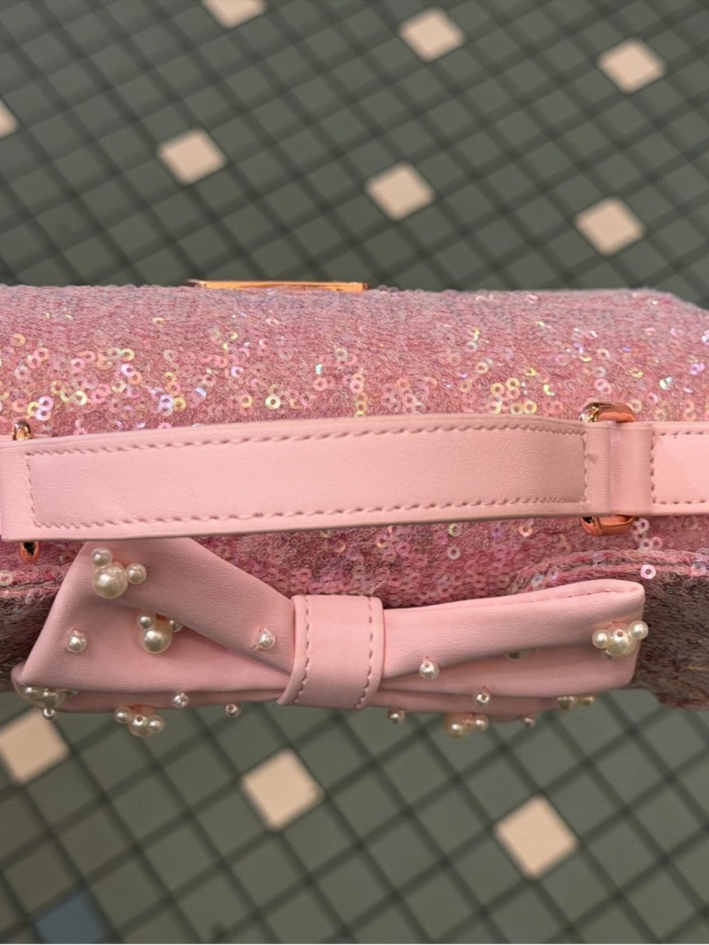 Disney Parks pearl pink Loungefly Pink Minnie Mouse Sequined Crossbody Bag - Picture 4 of 5